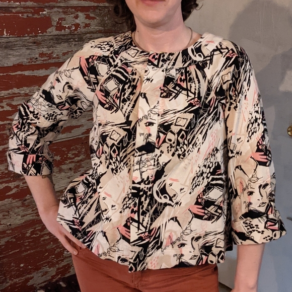 S white pink black graphic face art print 3/4 sleeve w cuffs back pleat 2 snaps - Picture 4 of 6